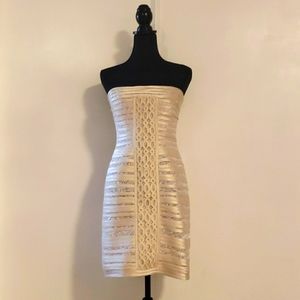 BCBGMaxAzaria Short Off-White Dress